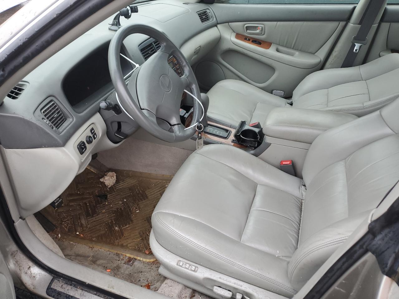 2000 Lexus ES - Image 7