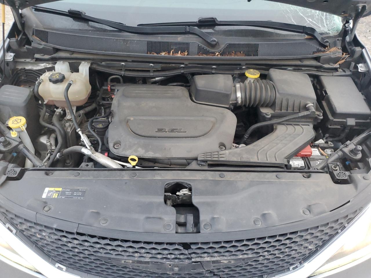 2019 Chrysler Pacifica - Image 13