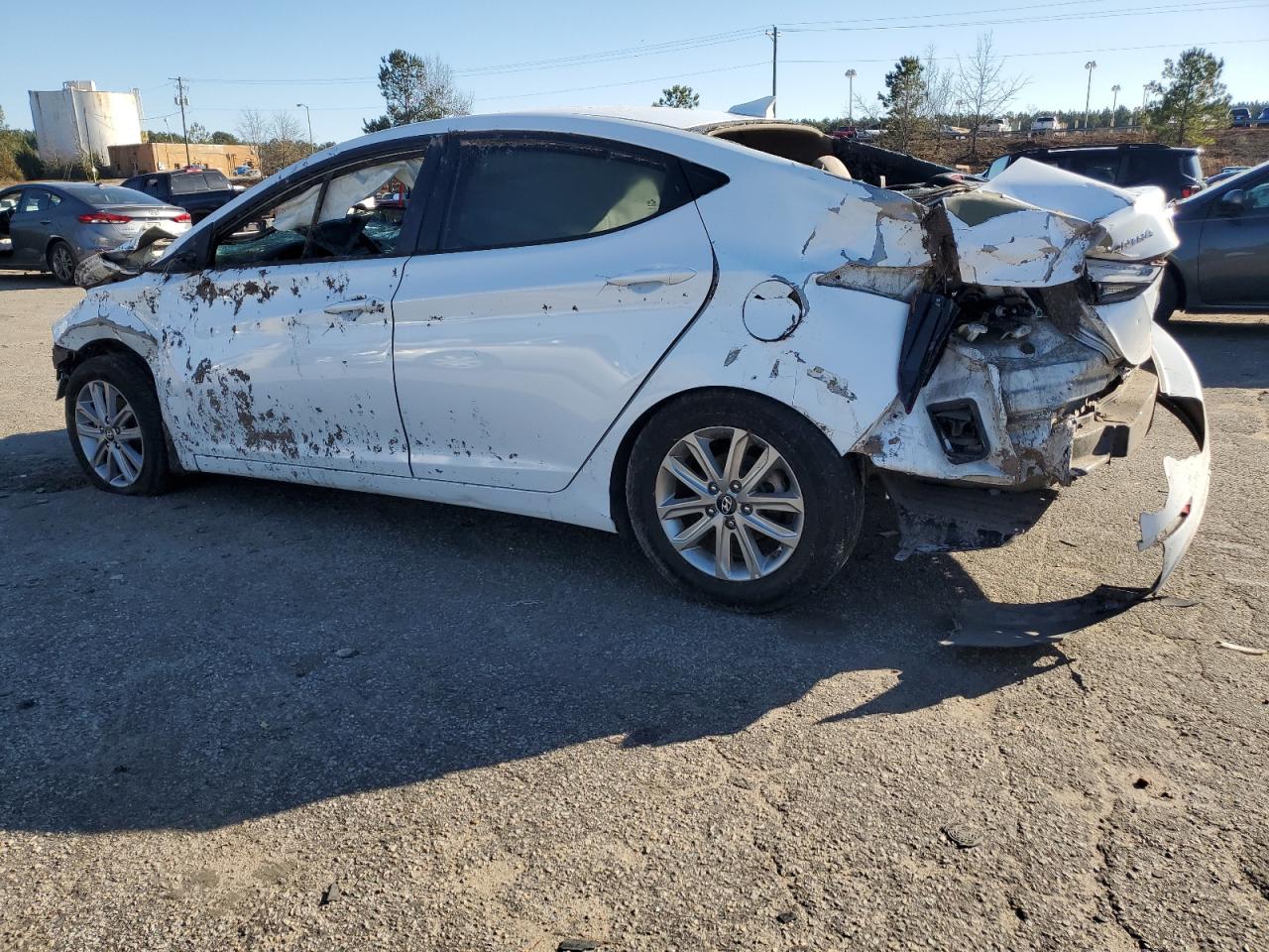 2016 Hyundai Elantra - Image 2