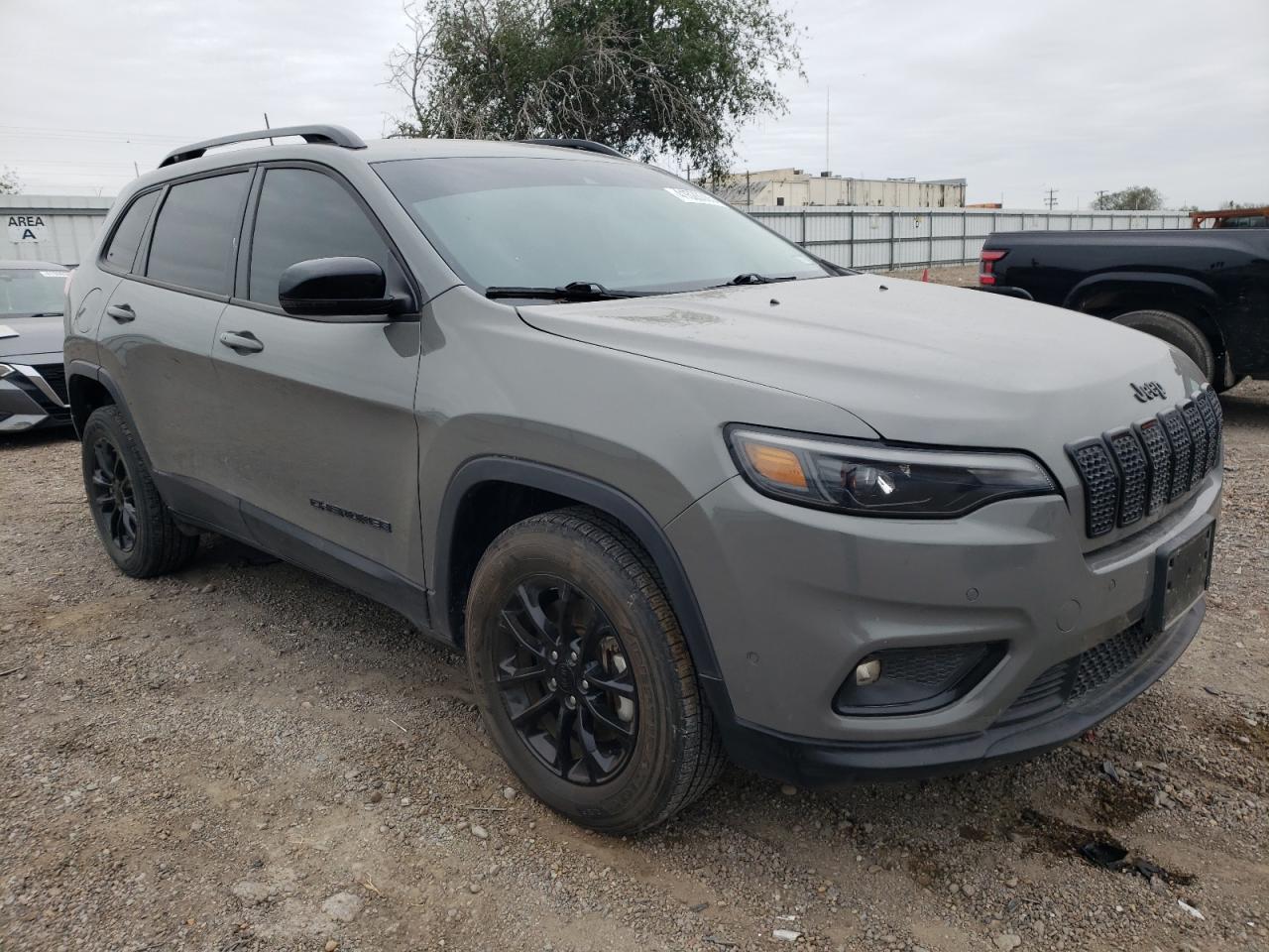 2023 Jeep Cherokee - Image 4