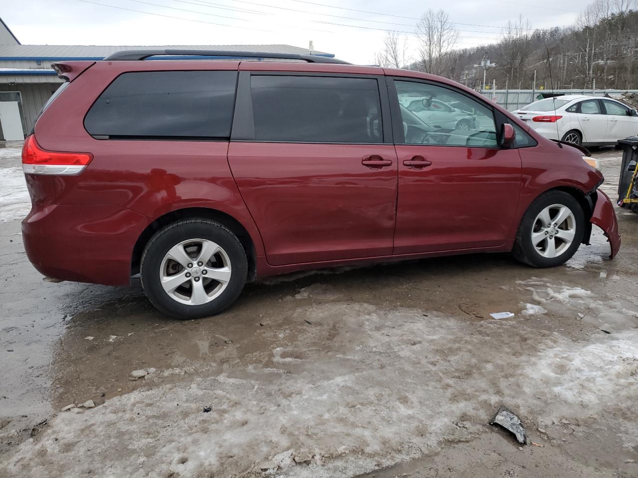 2014 Toyota Sienna - Image 3