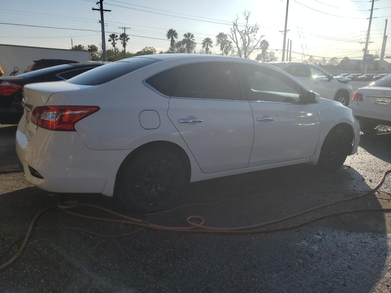 2017 Nissan Sentra - Image 3
