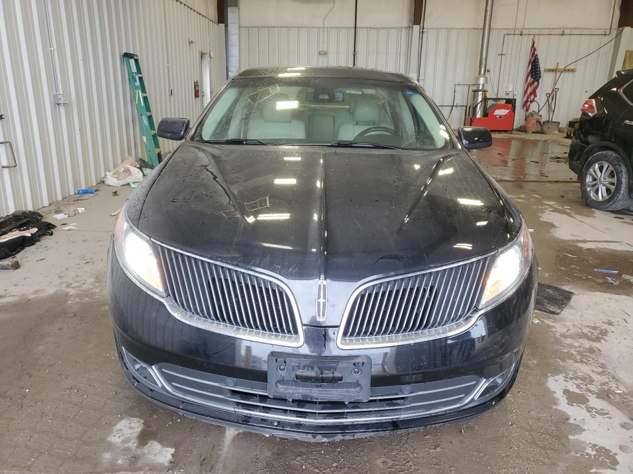 2016 Lincoln MKS - Image 5