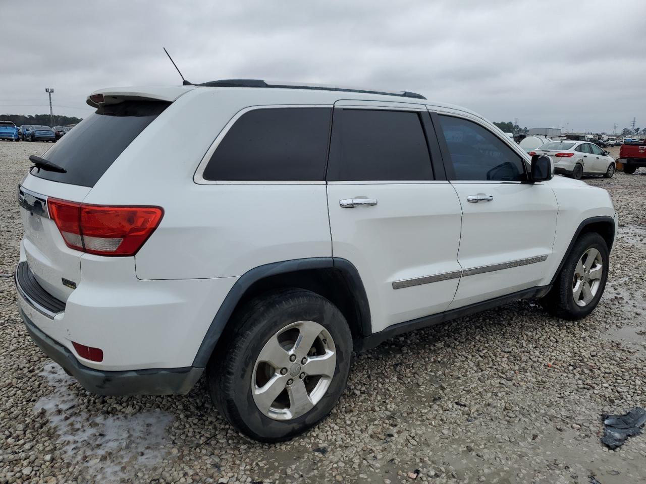 2013 Jeep Grand Cherokee - Image 3