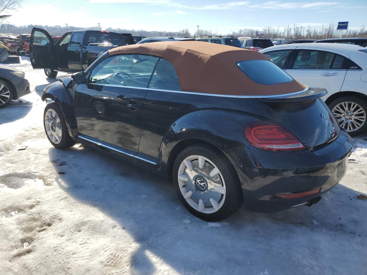 2019 Volkswagen Beetle - Image 2