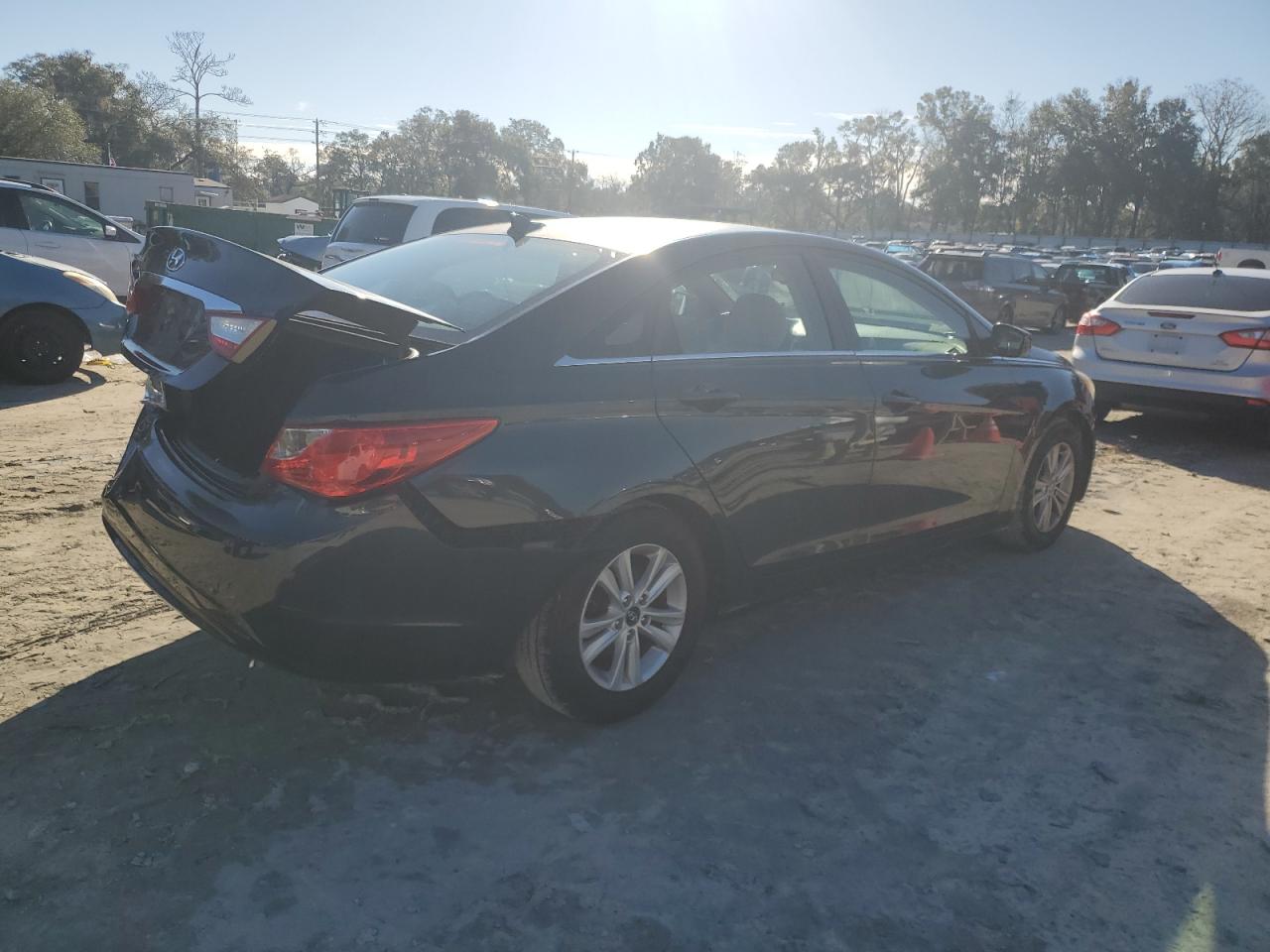 2012 Hyundai Sonata - Image 3