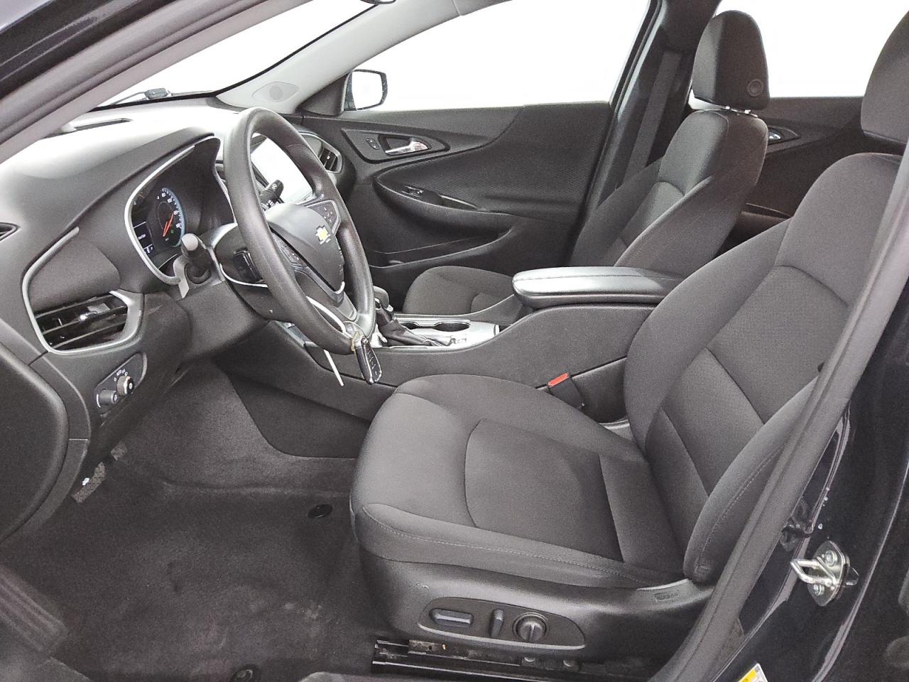 2023 Chevrolet Malibu - Image 7