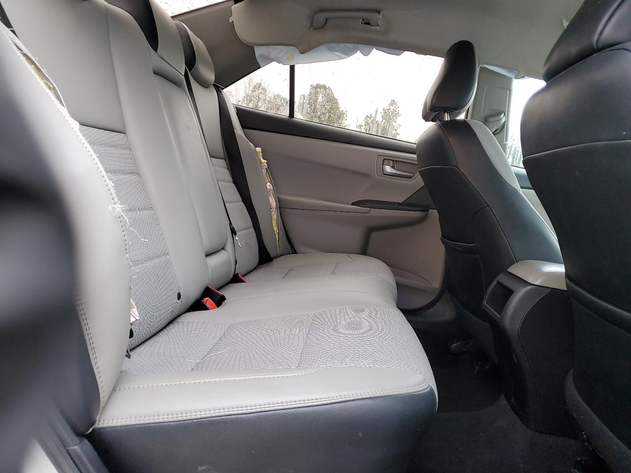 2016 Toyota Camry - Image 10