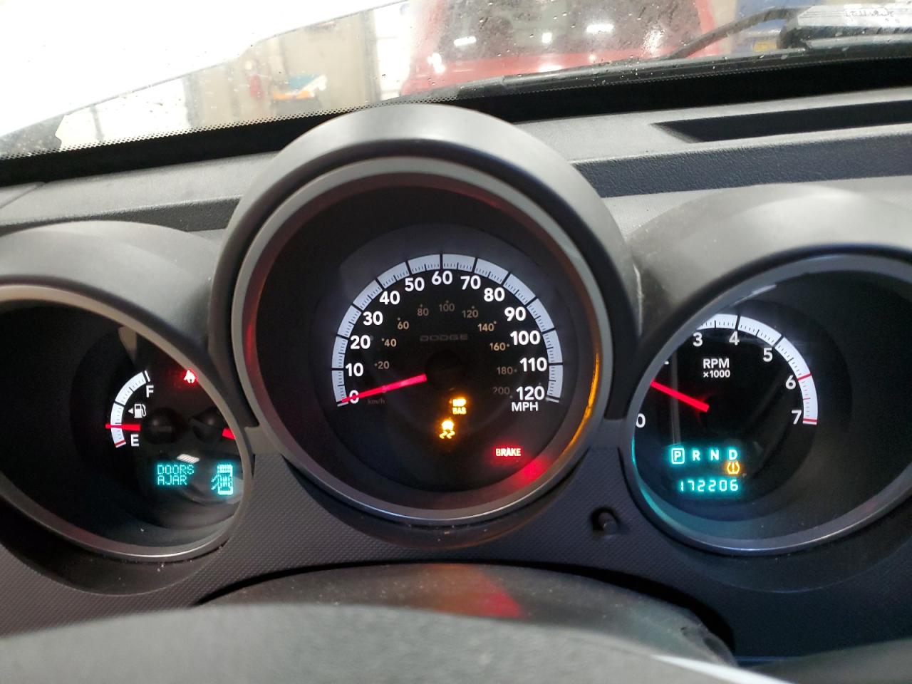 2010 Dodge Nitro - Image 9