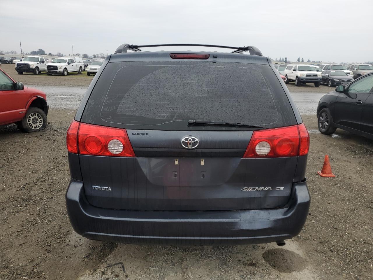 2009 Toyota Sienna - Image 6