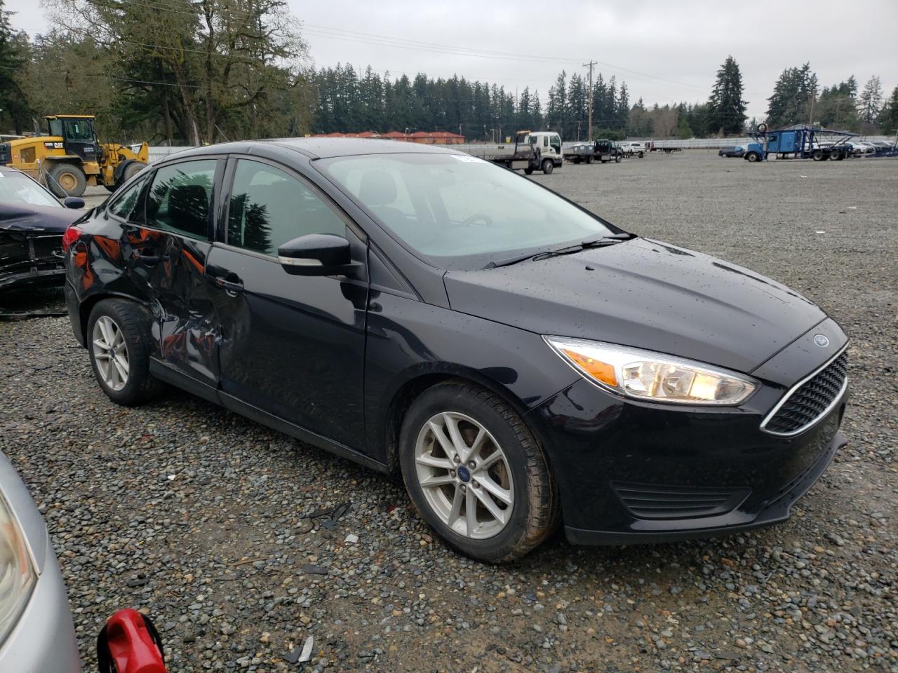 VIN 1FADP3F28JL279260 2018 FORD FOCUS no.4