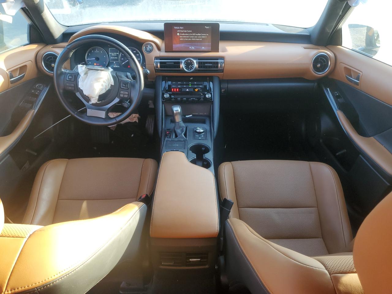 2021 Lexus IS - Image 8