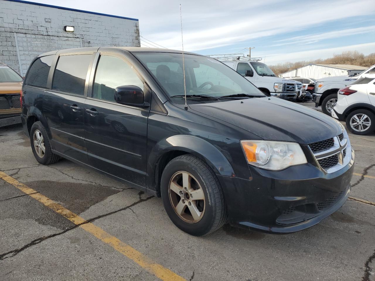 2013 Dodge Caravan - Image 4