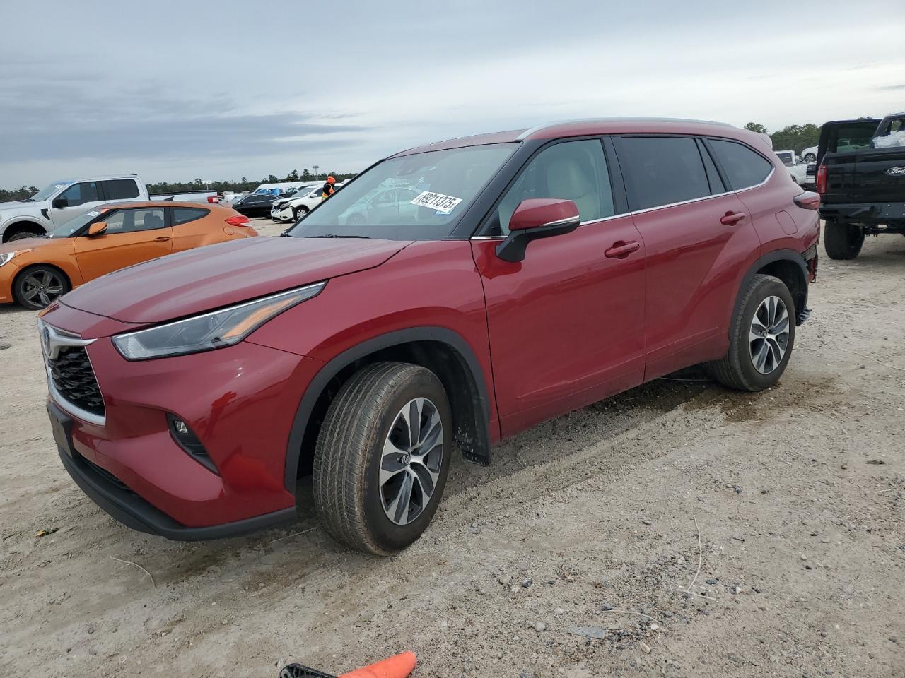 2024 Toyota Highlander - Image 1