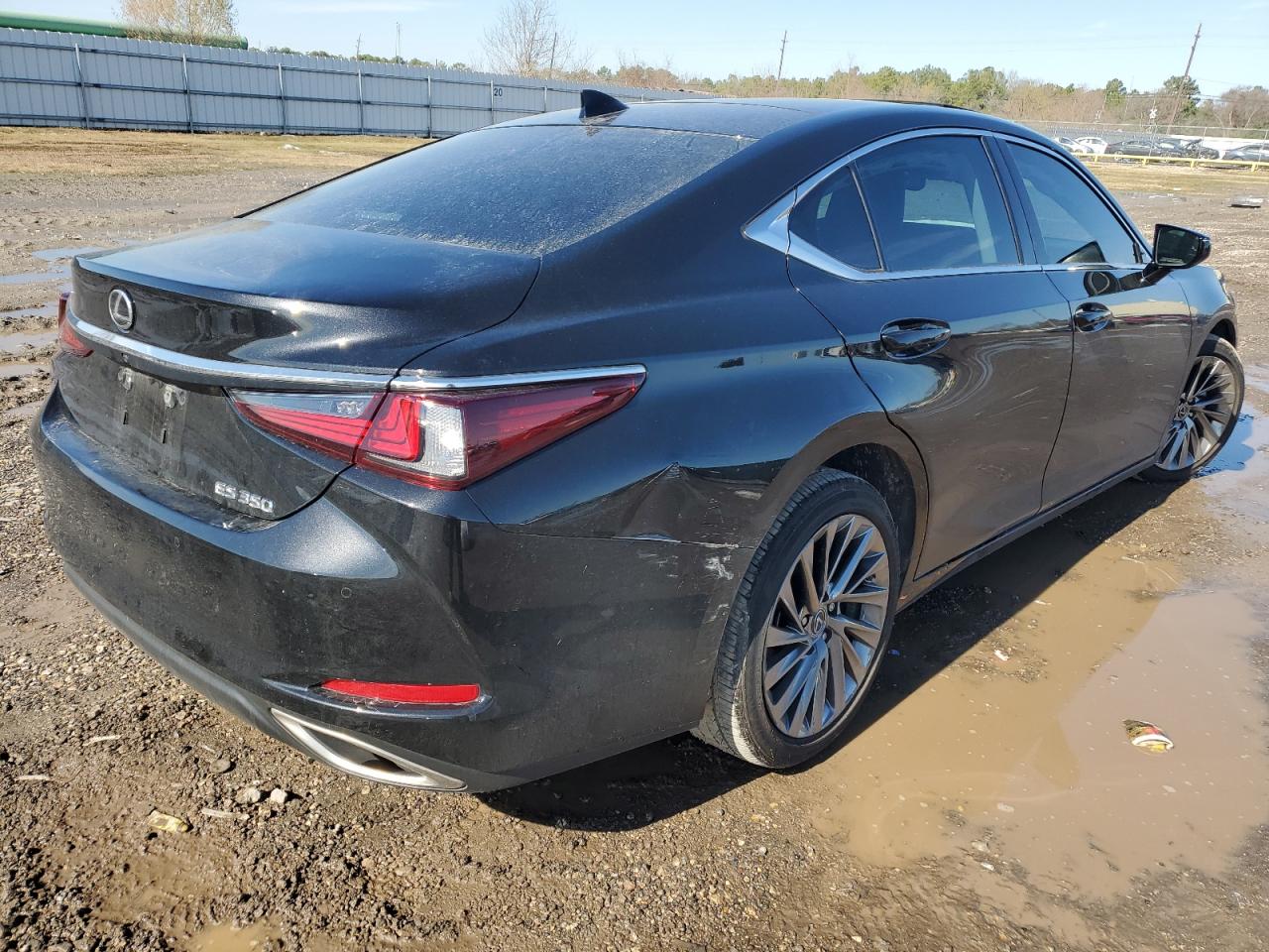 2024 Lexus ES - Image 3