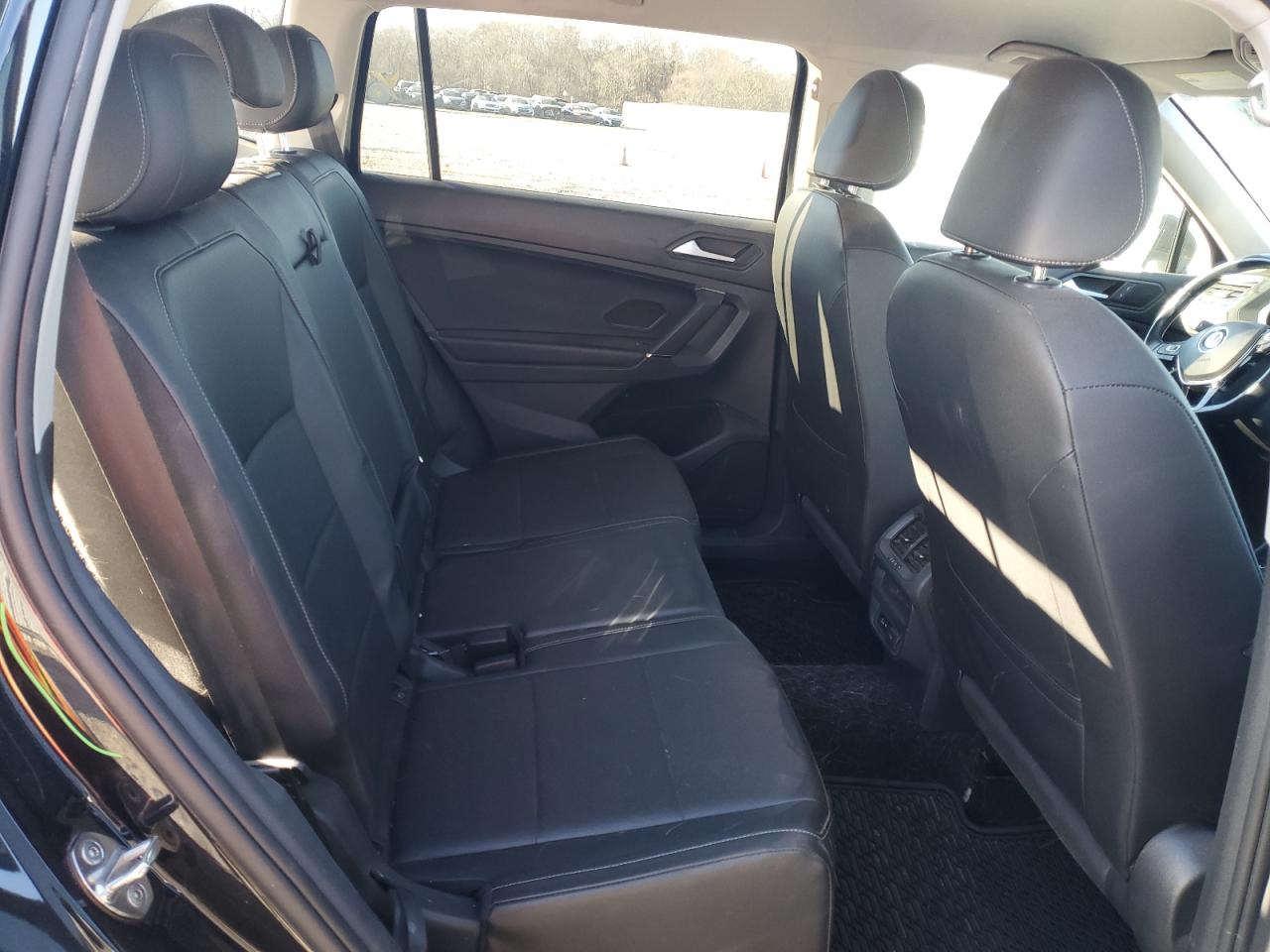 2020 Volkswagen Tiguan - Image 11