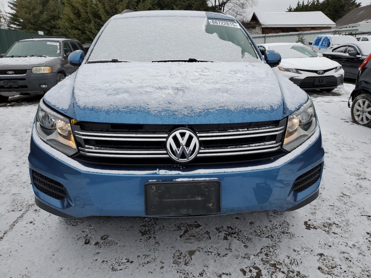 2017 Volkswagen Tiguan - Image 5