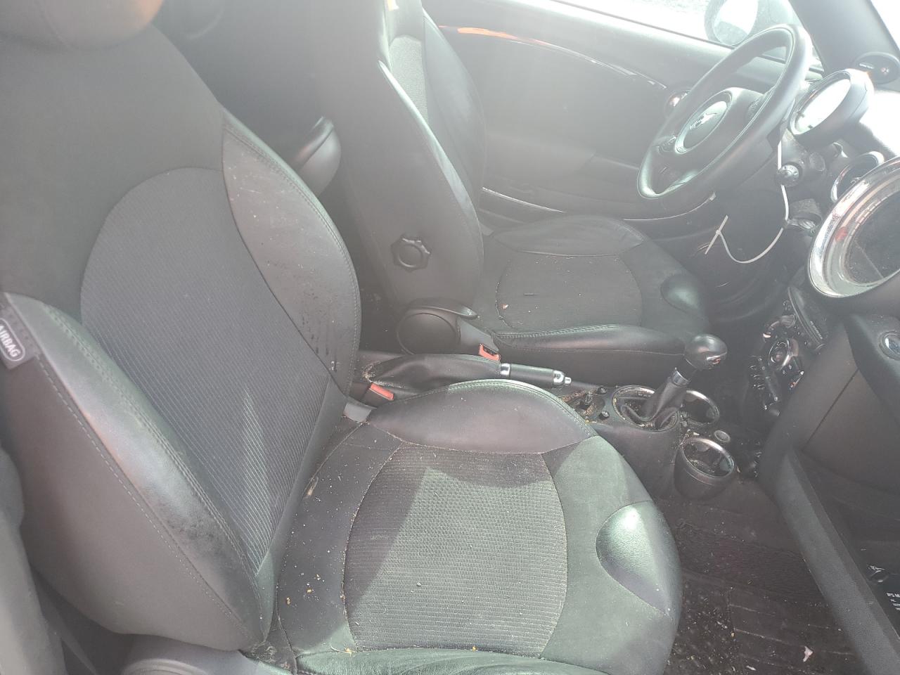 2014 MINI Cooper - Image 11