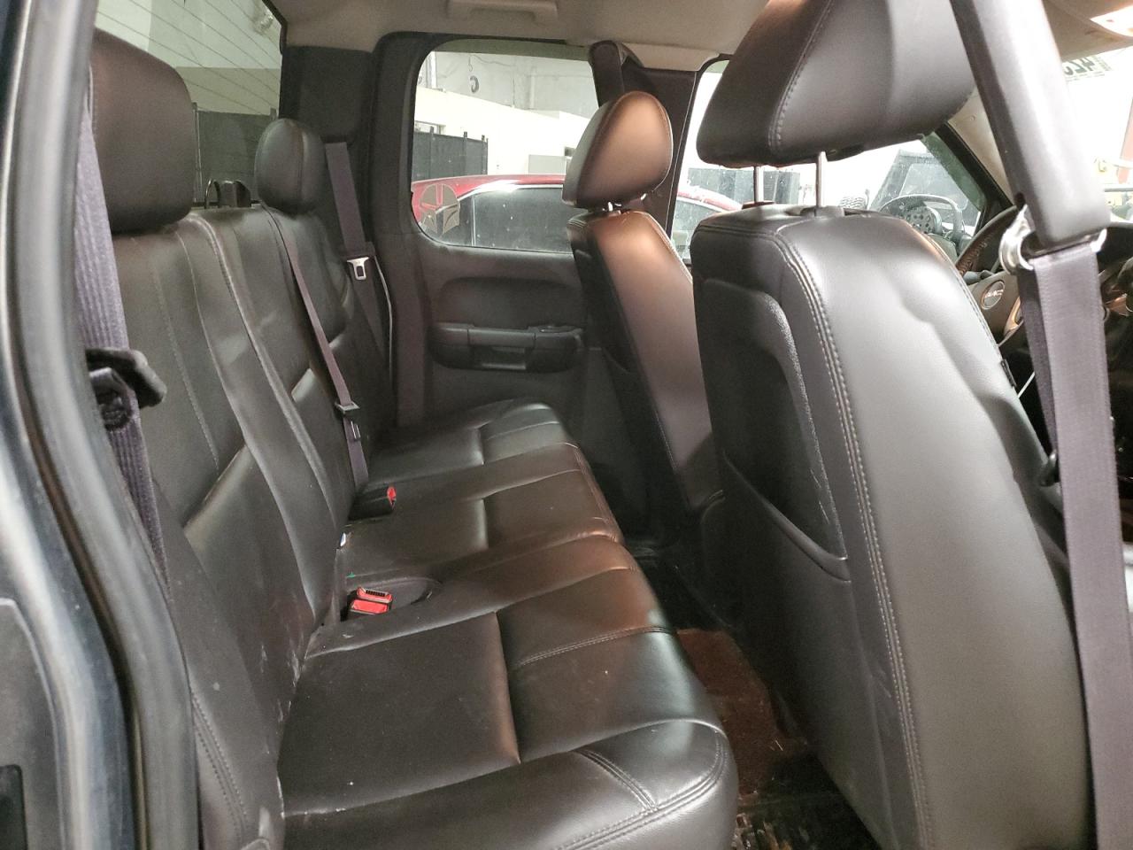 2011 GMC Sierra - Image 10