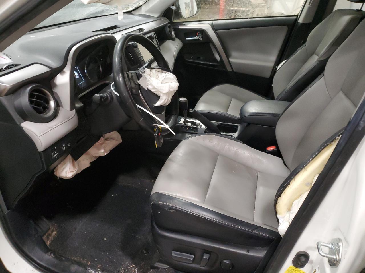 2018 Toyota RAV 4 - Image 7