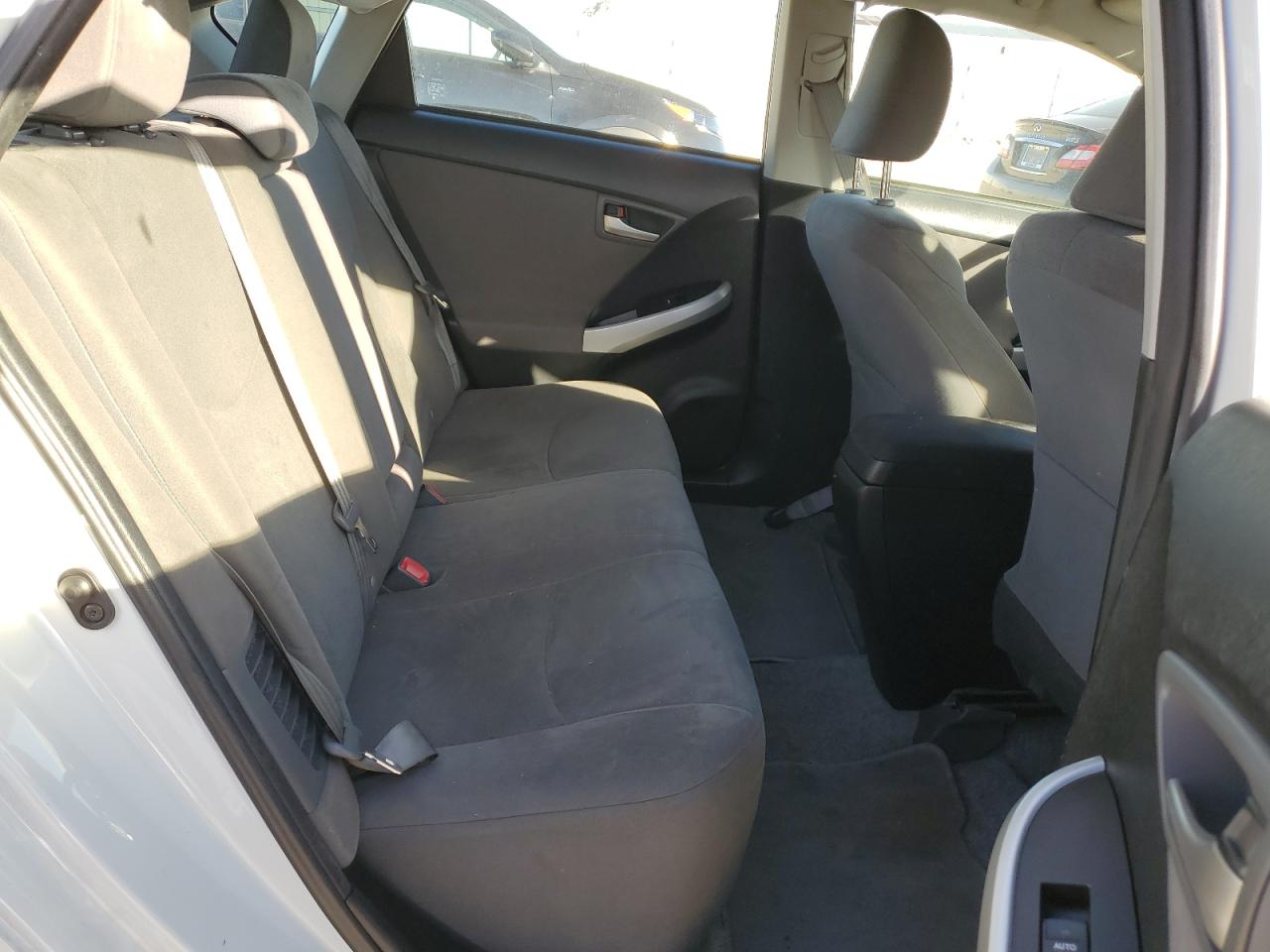 2014 Toyota Prius - Image 10