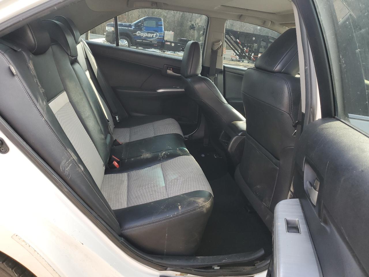 2014 Toyota Camry - Image 10