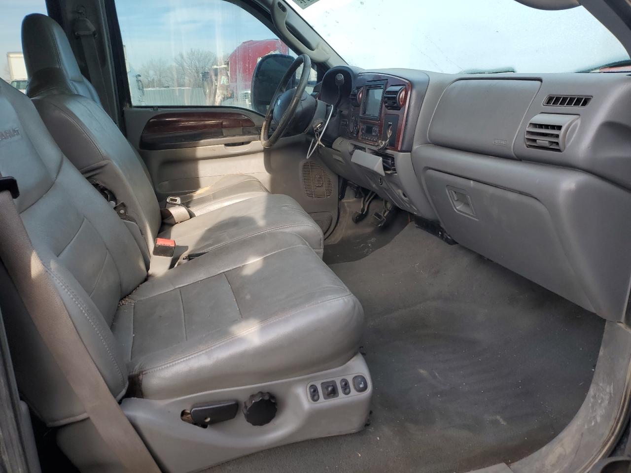 2006 Ford F350 - Image 5