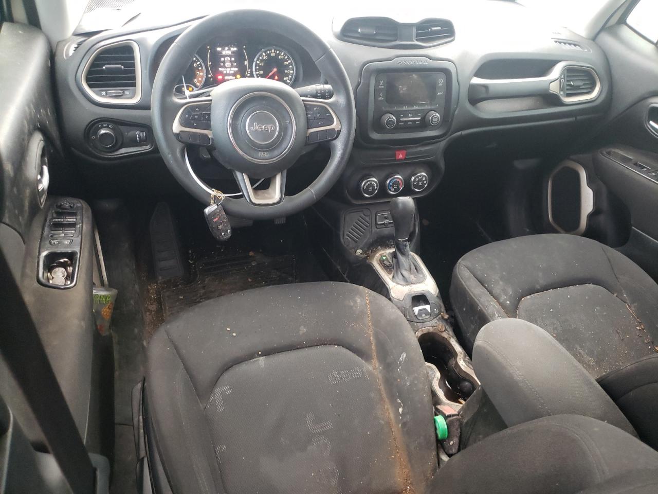 2017 Jeep Renegade - Image 8