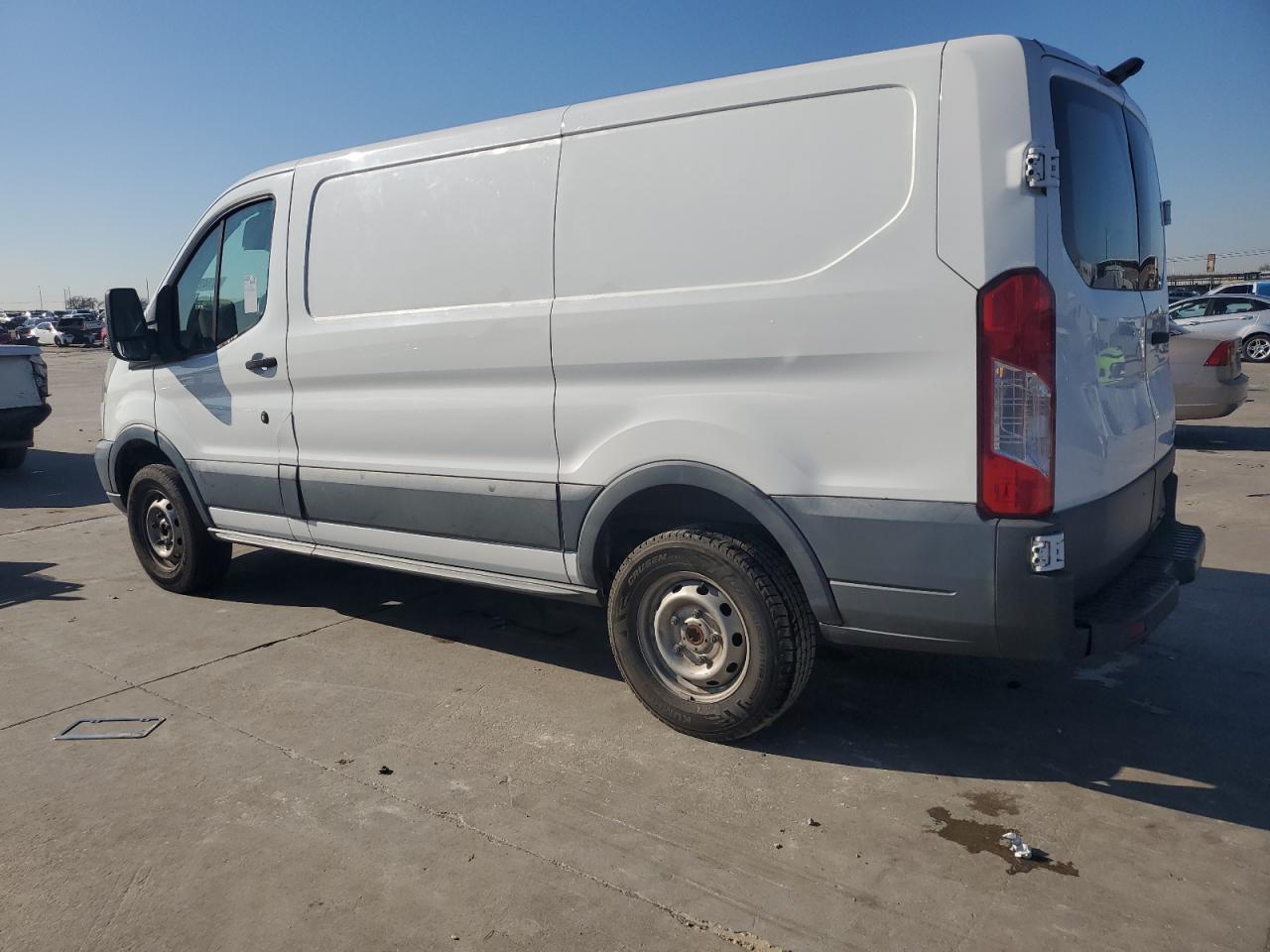 VIN 1FTNR1YM8FKA83232 2015 FORD TRANSIT no.2