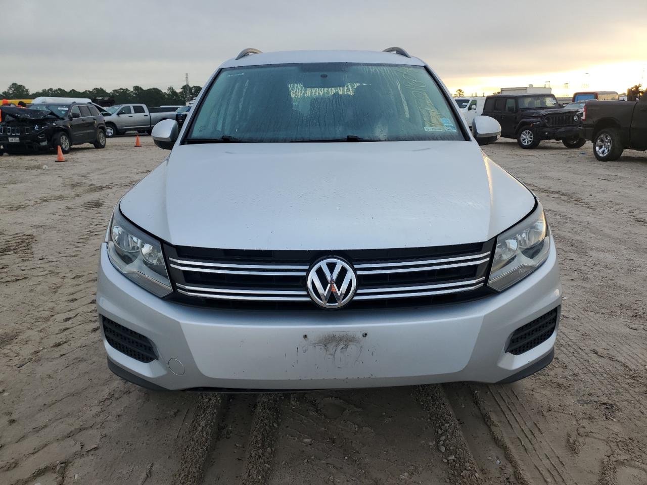 2015 Volkswagen Tiguan - Image 5