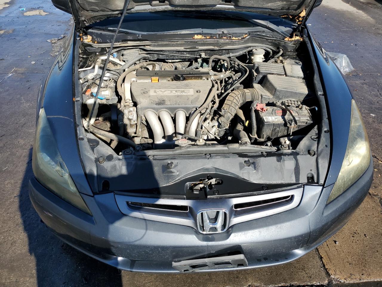 2004 Honda Accord - Image 11