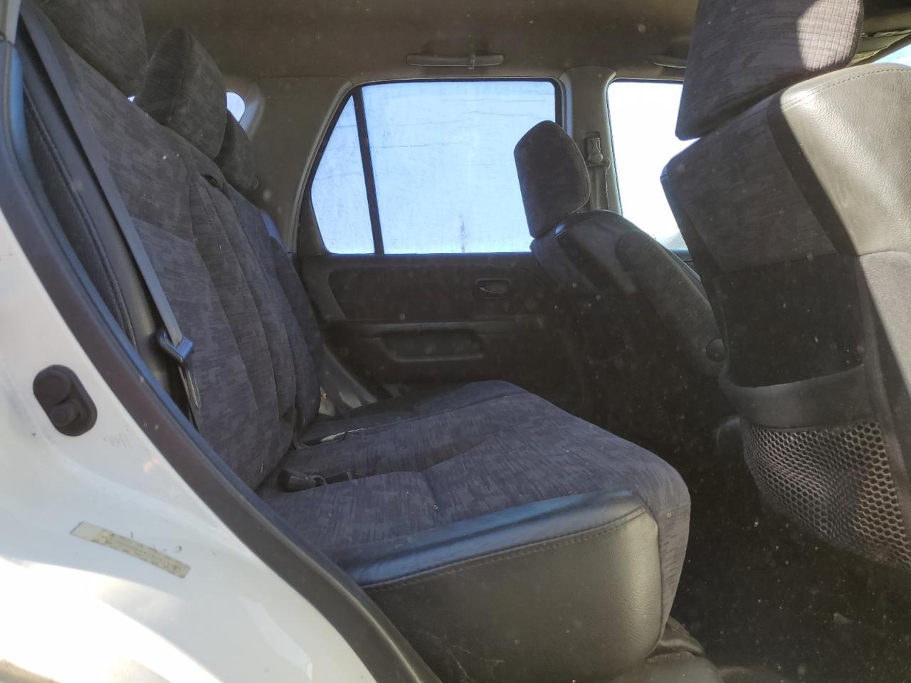 2004 Honda CR-V - Image 11
