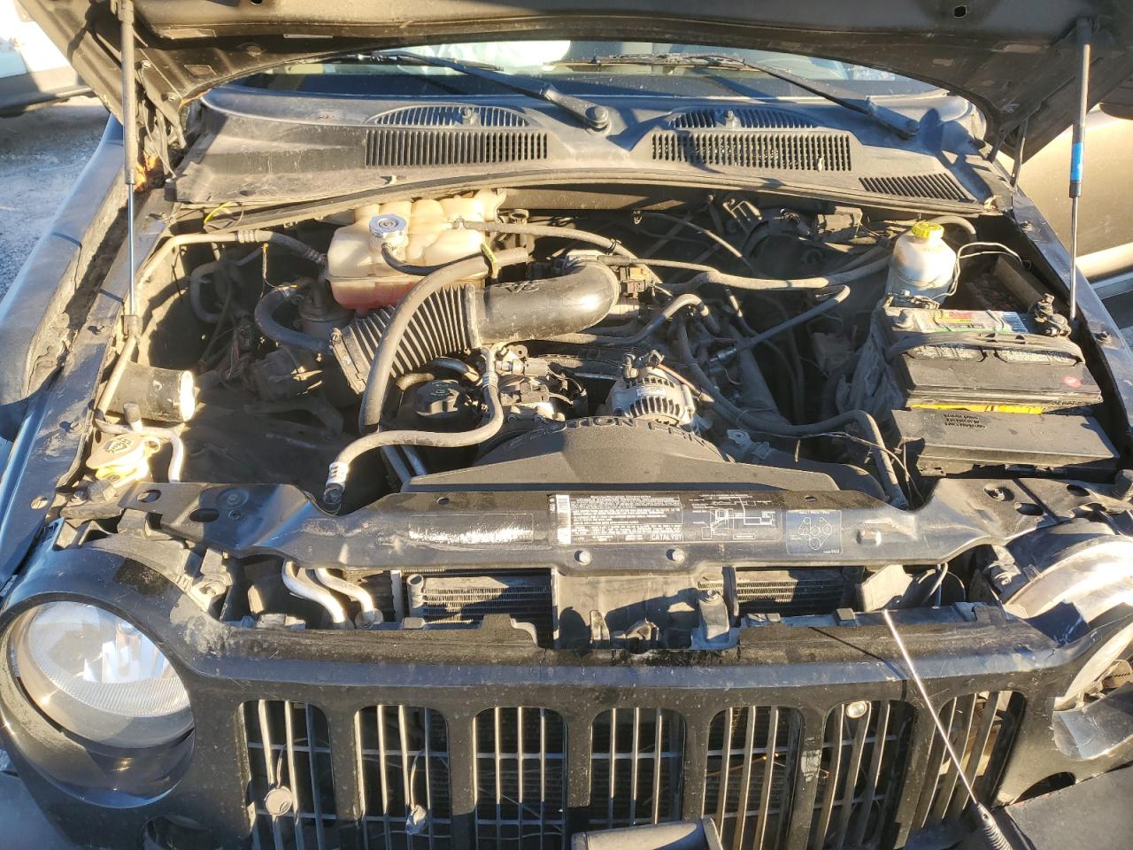 2005 Jeep Liberty (North America) - Image 12