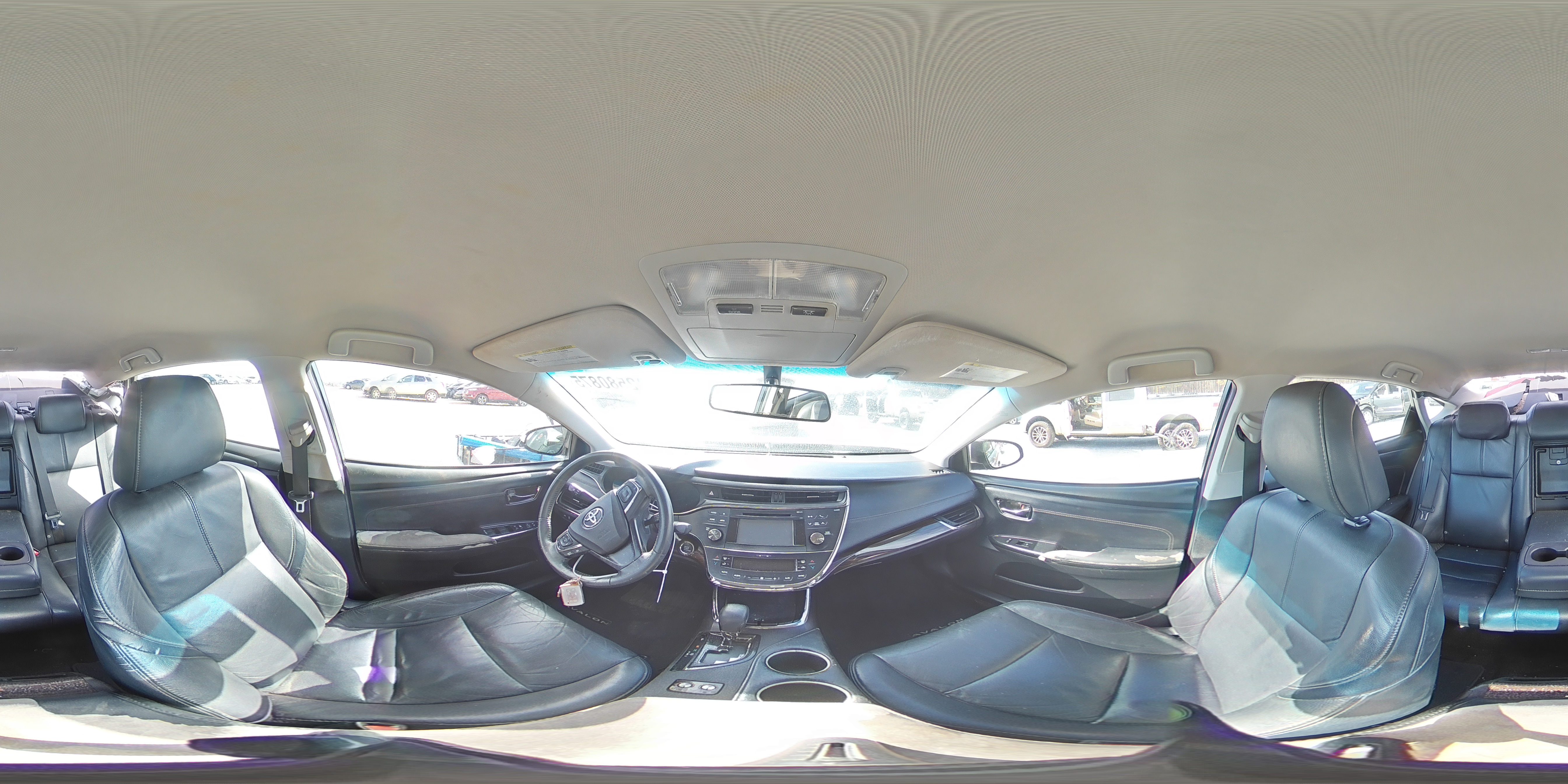 2015 Toyota Avalon - Image 13