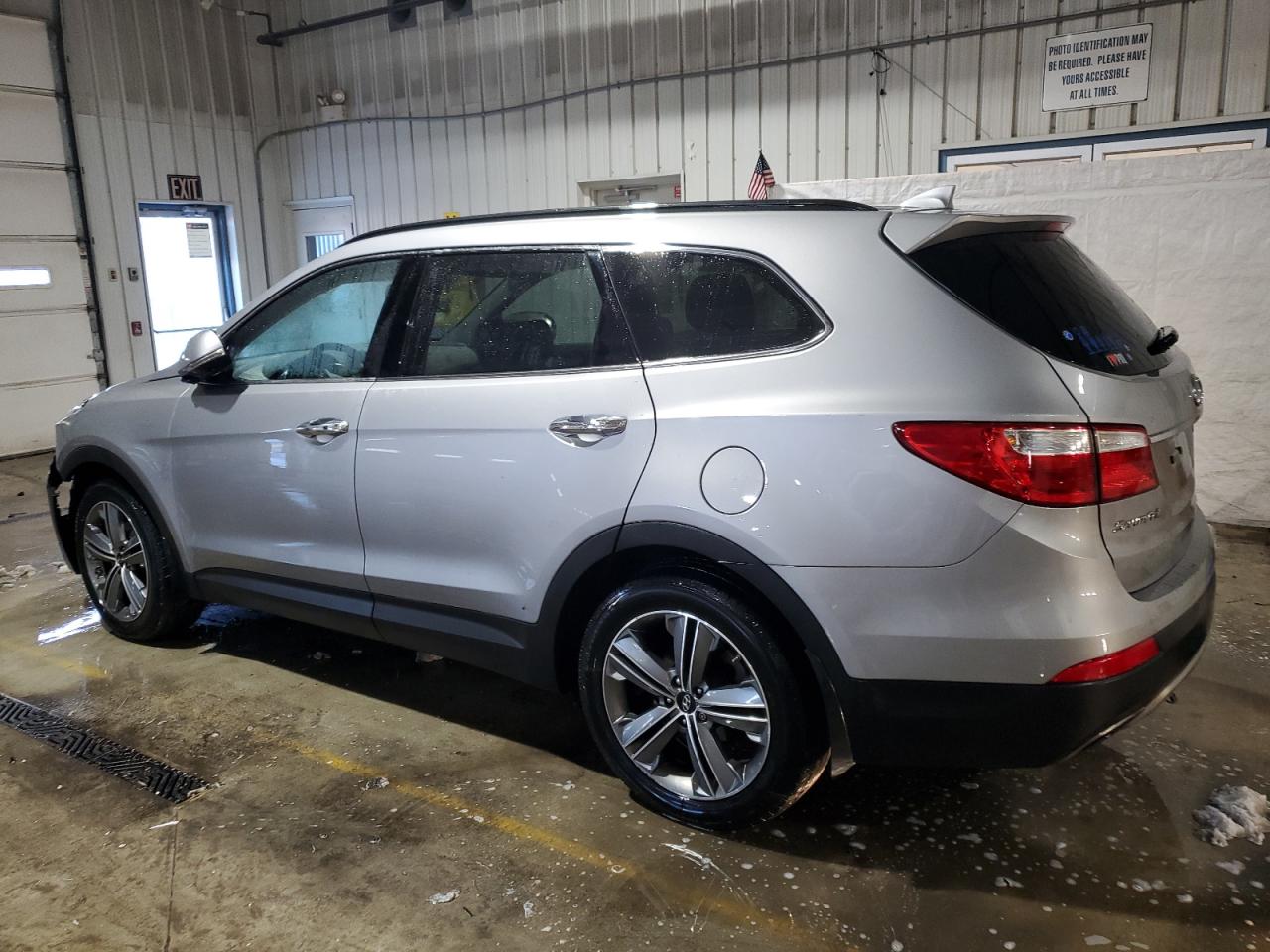 2016 Hyundai Santa Fe - Image 2