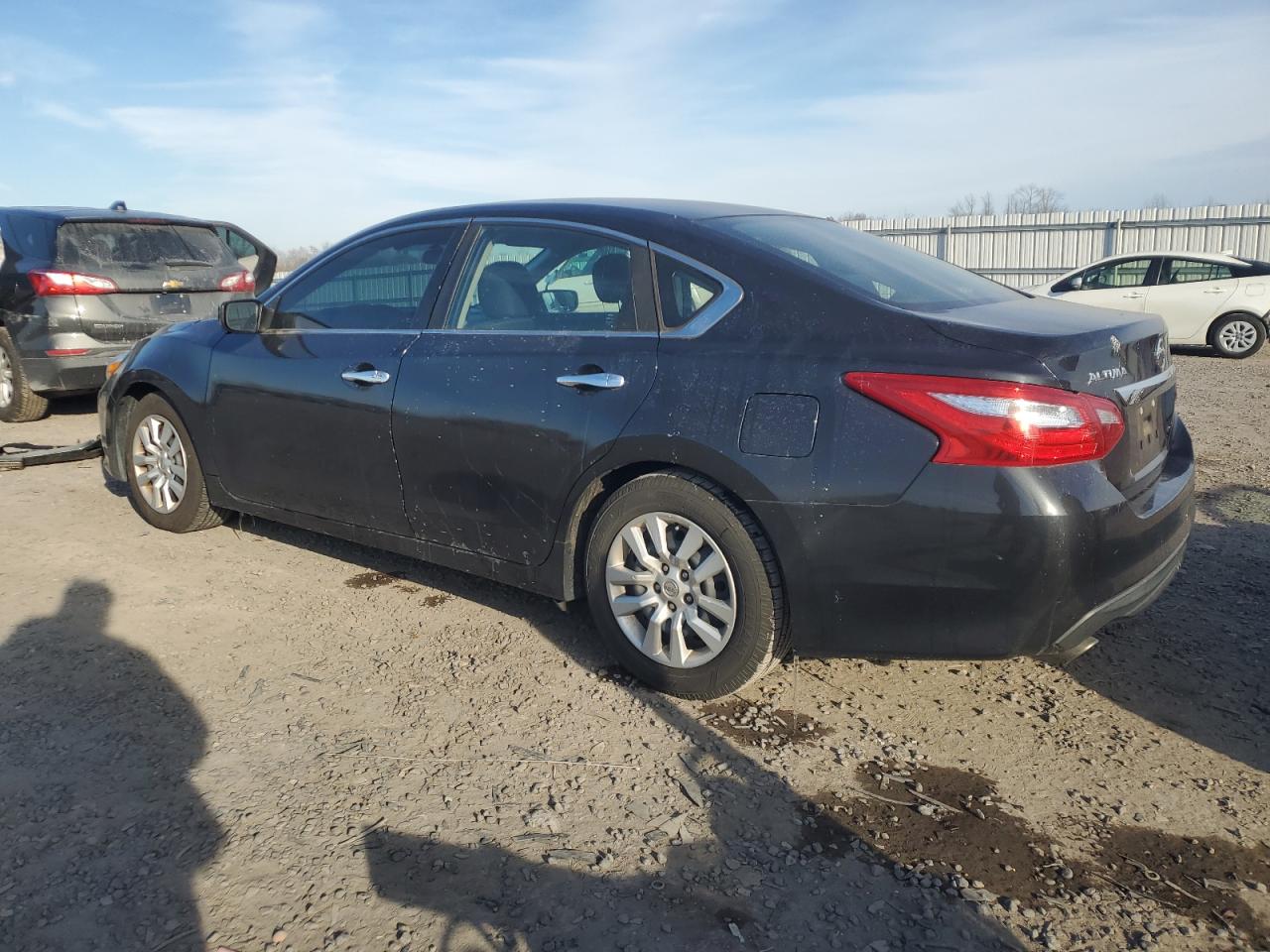 2016 Nissan Altima - Image 2