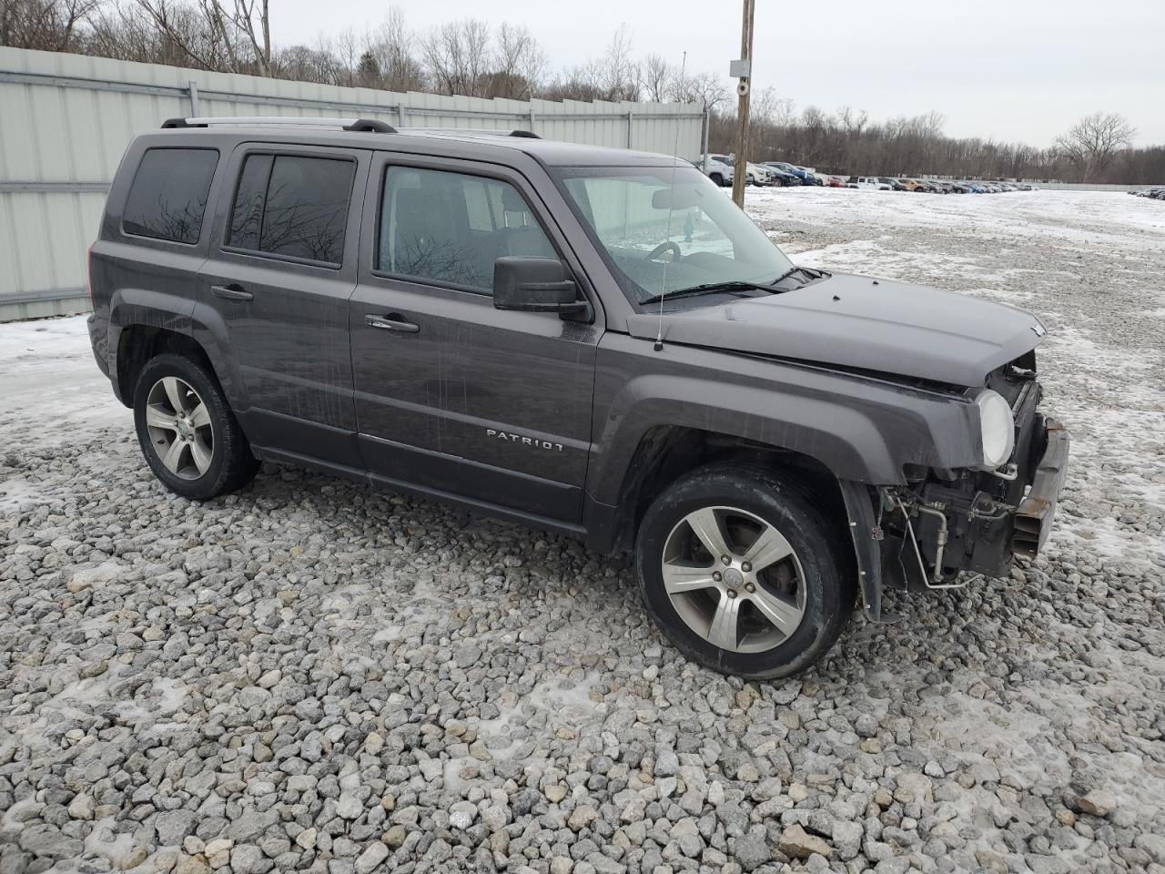 2017 Jeep Liberty (Patriot) - Image 4