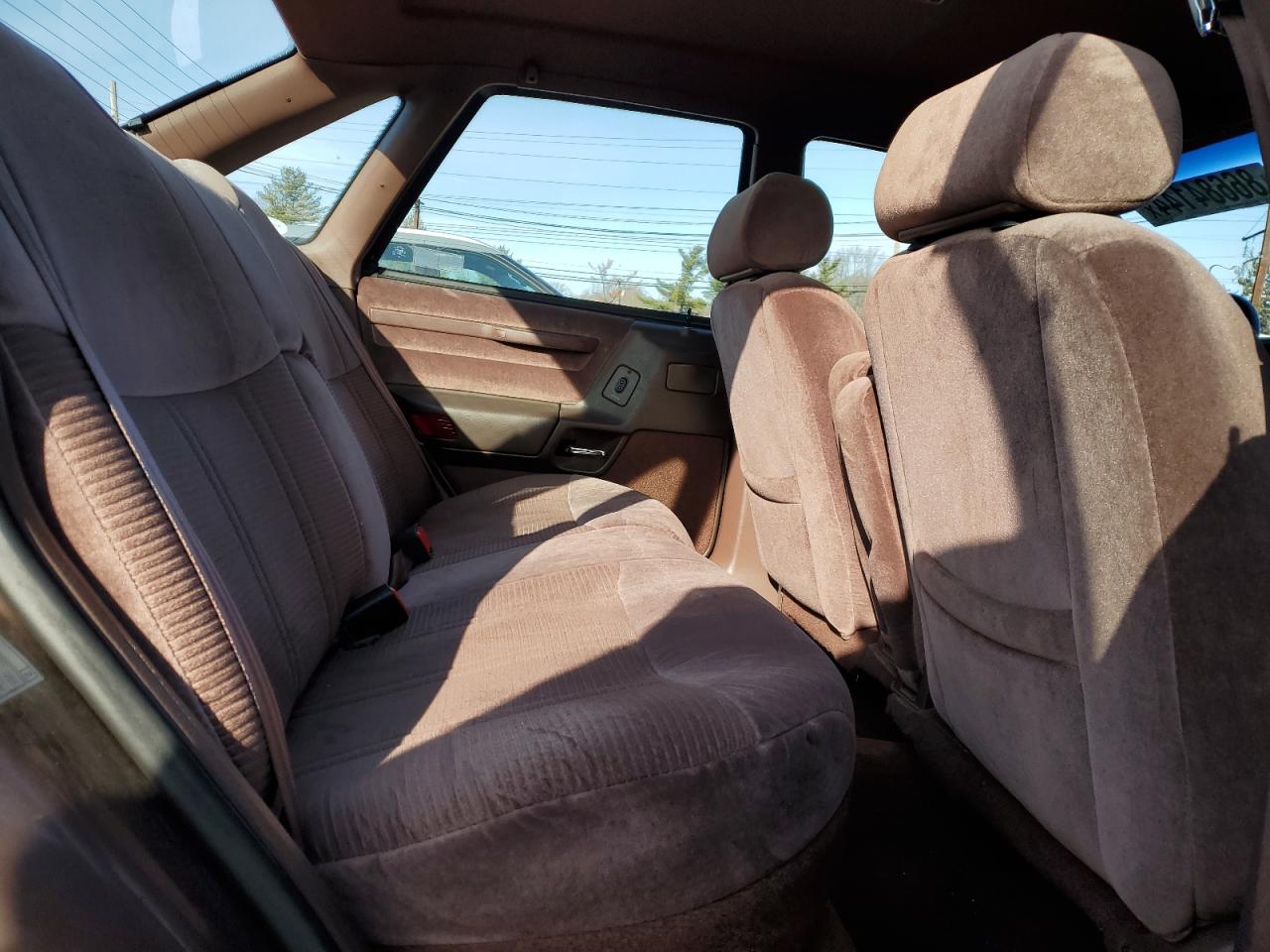 1989 Ford Taurus Gl VIN: 1FABP52U1KA29938 Lot: 86684144