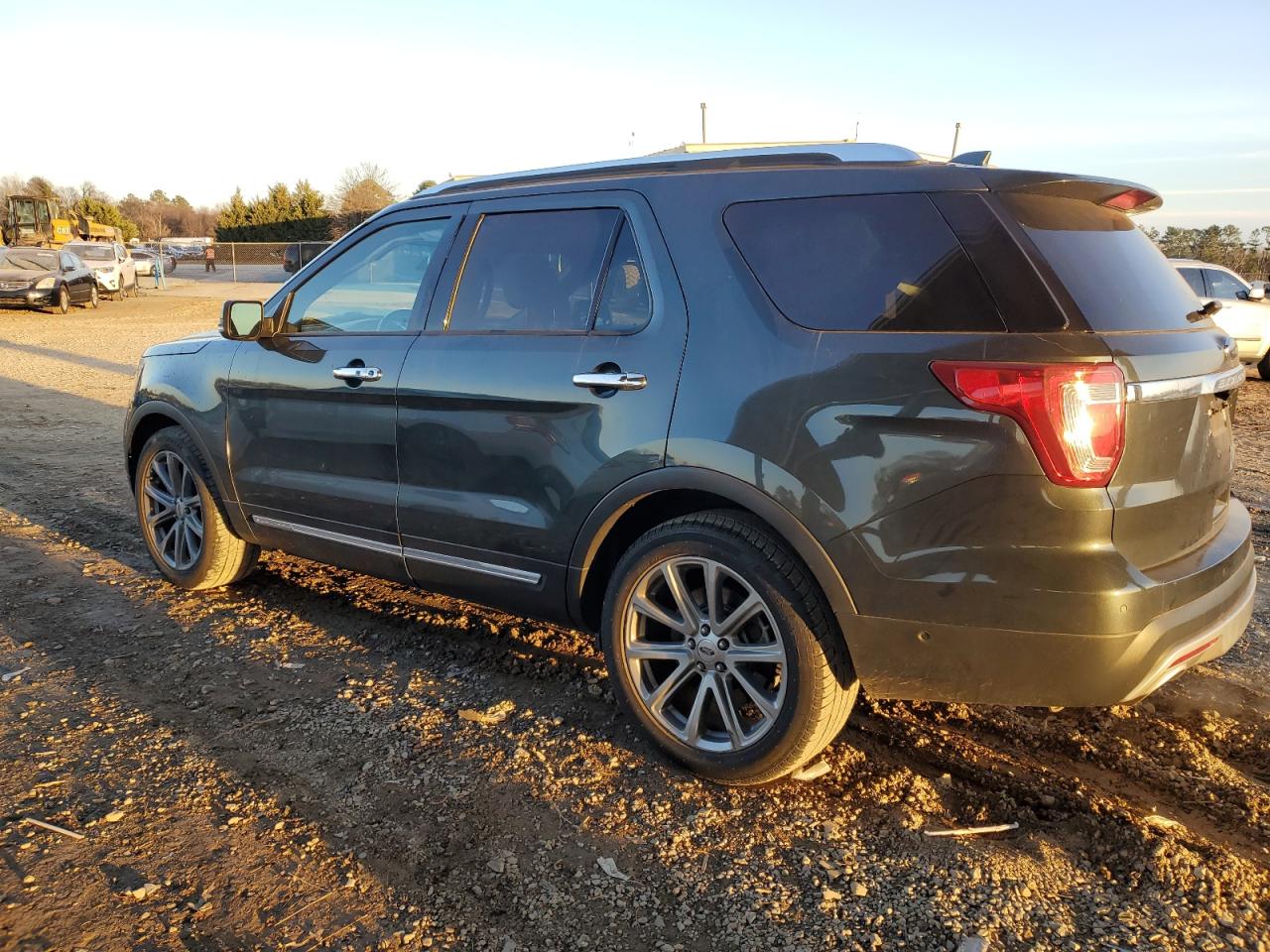 2016 Ford Explorer - Image 2
