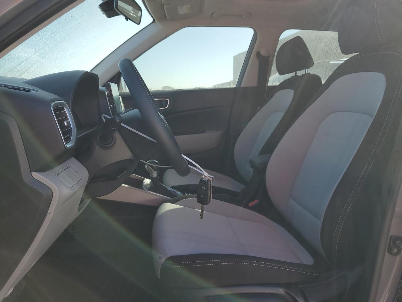 2023 Hyundai Venue - Image 7