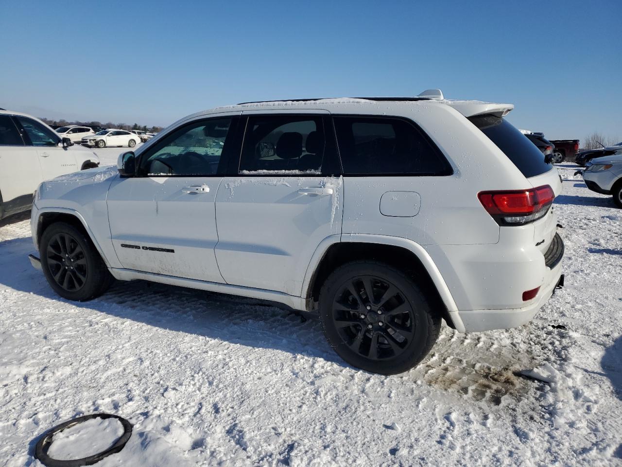 2017 Jeep Grand Cherokee - Image 2