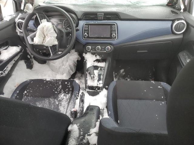  NISSAN VERSA 2023 Серебристый