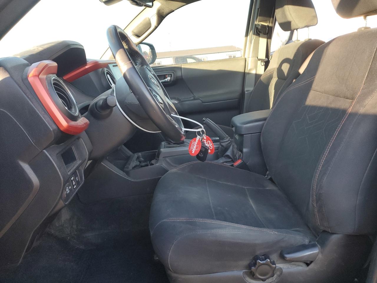 2018 Toyota Tacoma - Image 7