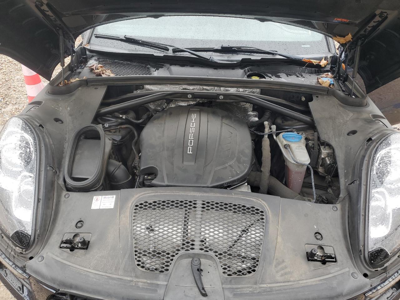 2017 Porsche Macan - Image 12