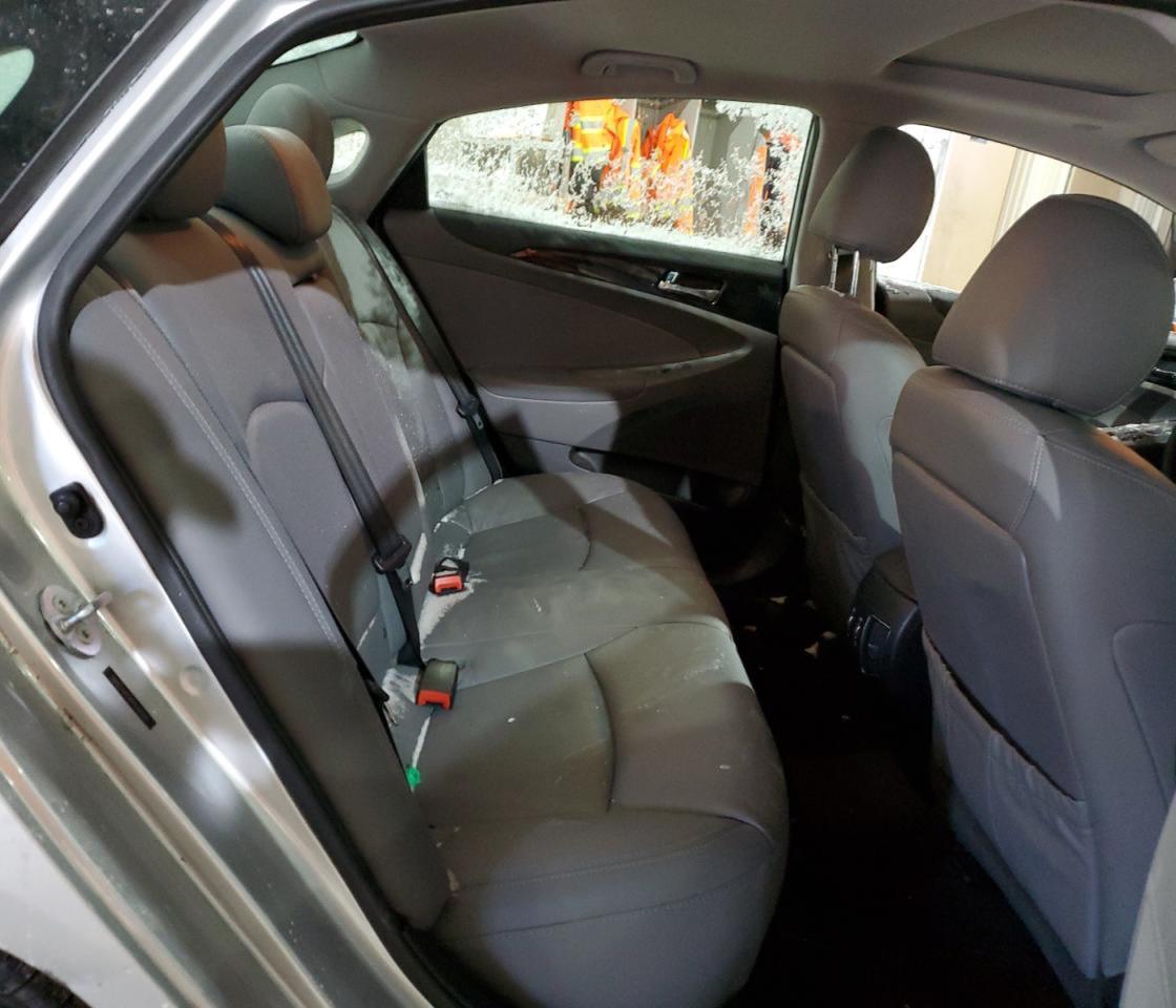 2013 Hyundai Sonata - Image 10