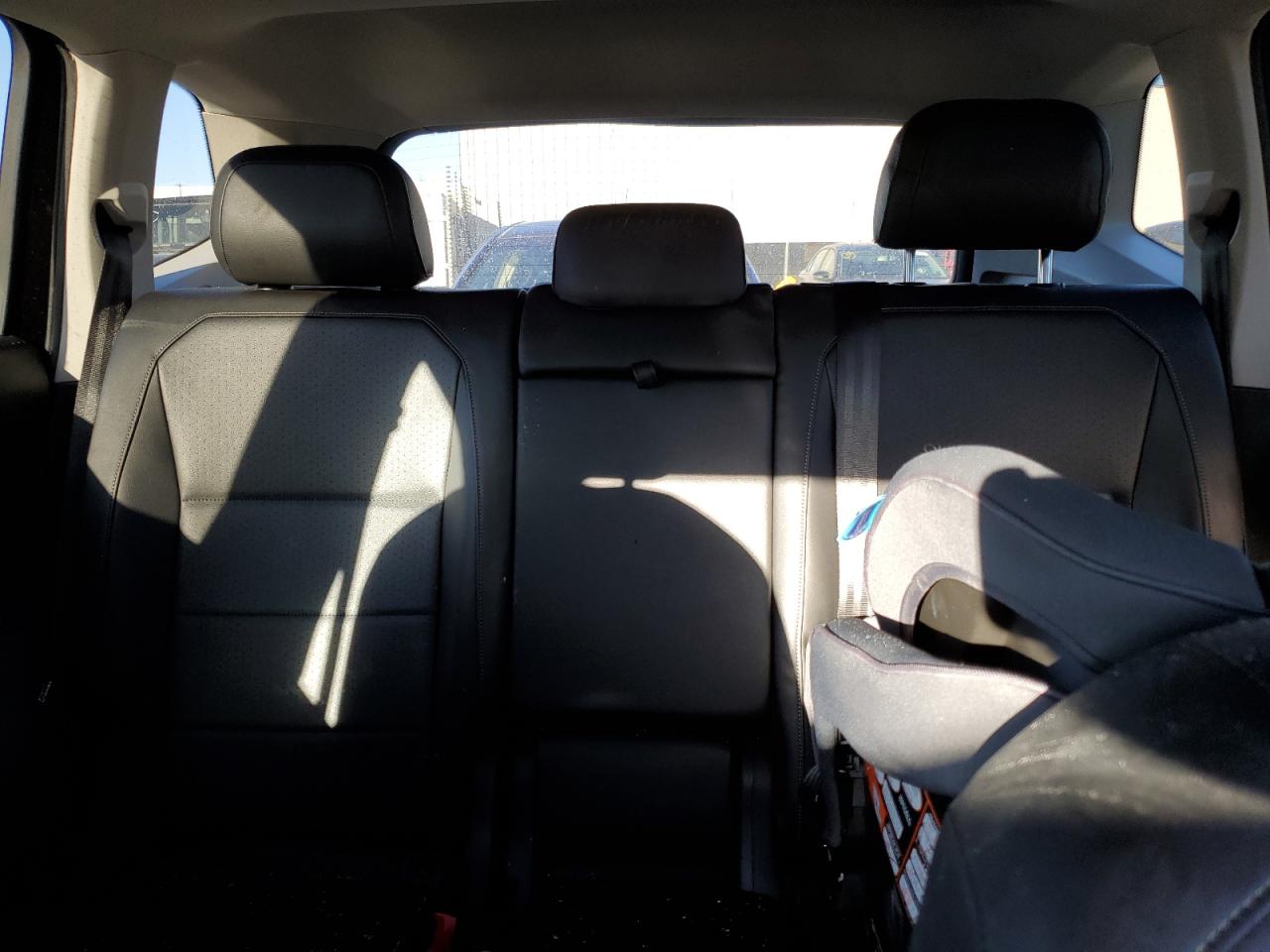2018 Volkswagen Tiguan - Image 10