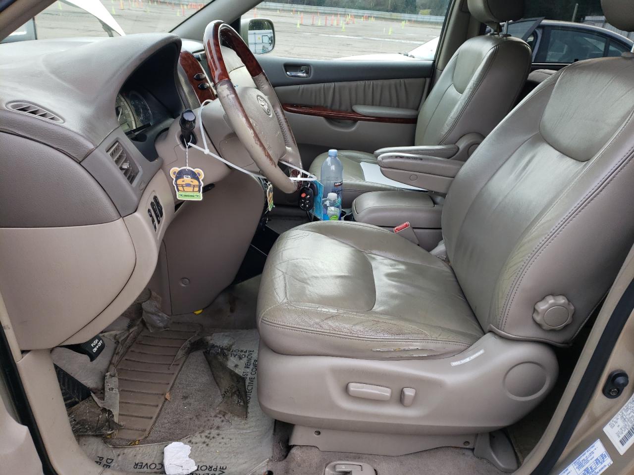 2004 Toyota Sienna - Image 7