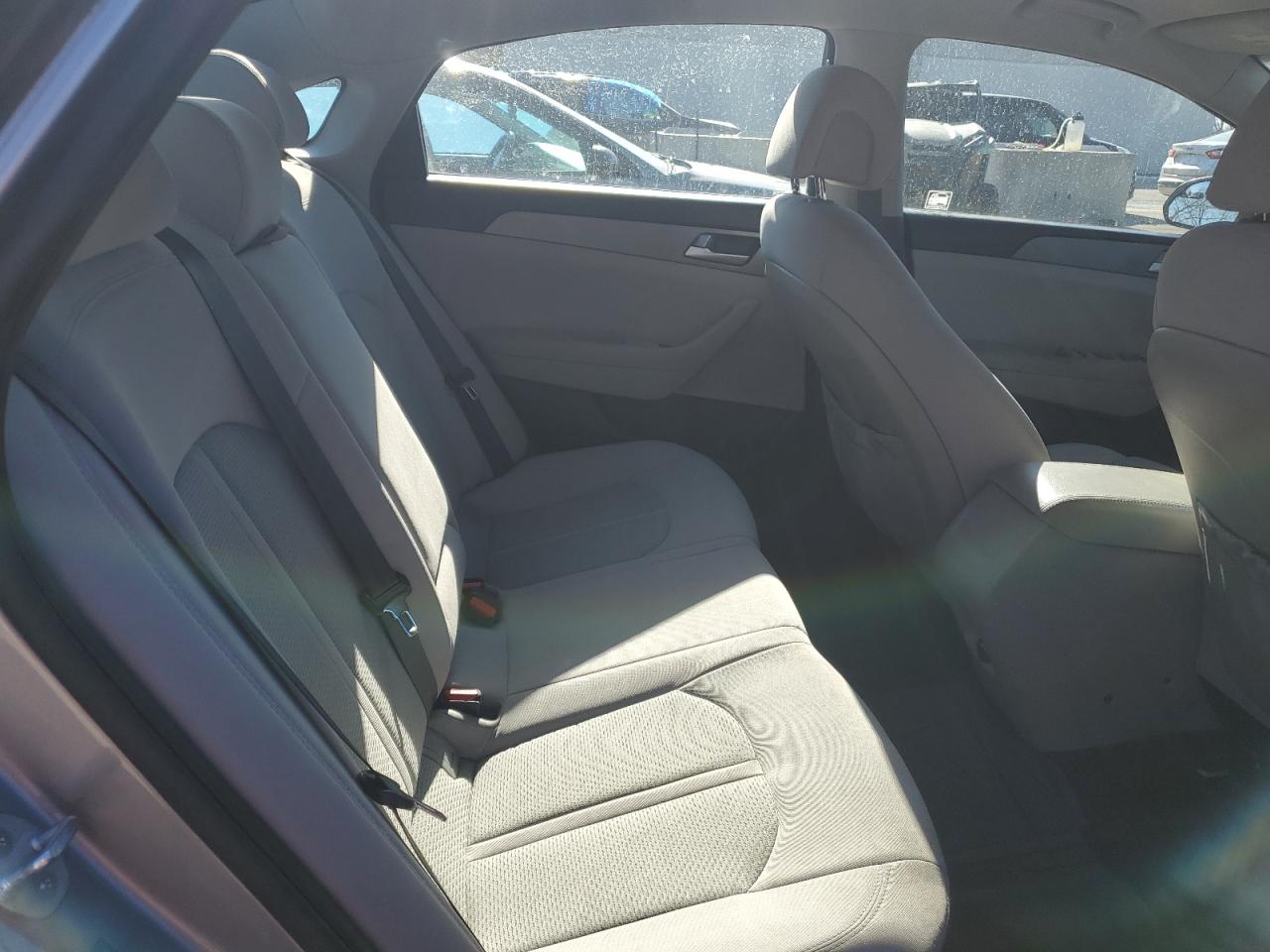 2016 Hyundai Sonata - Image 10