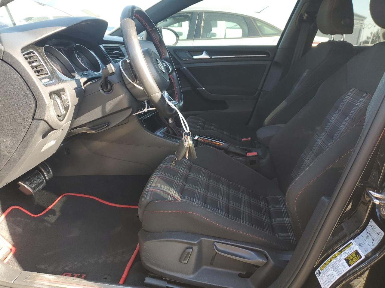 2017 Volkswagen GTI - Image 7