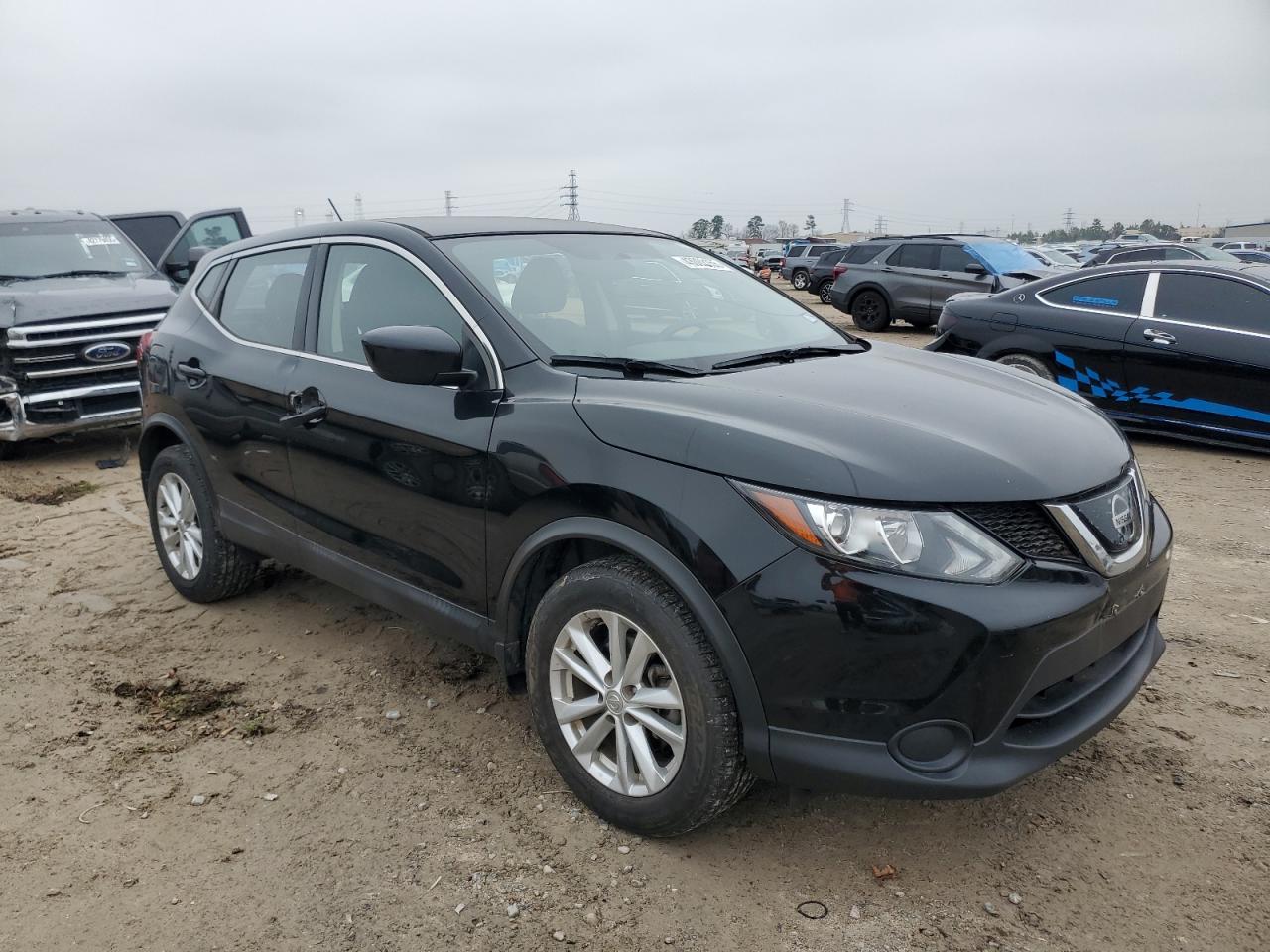 2018 Nissan Rogue - Image 4
